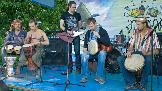 Сборный джем-сейшн, где на барабанах сыграл и главный организатор фестиваля Артем Табалевич