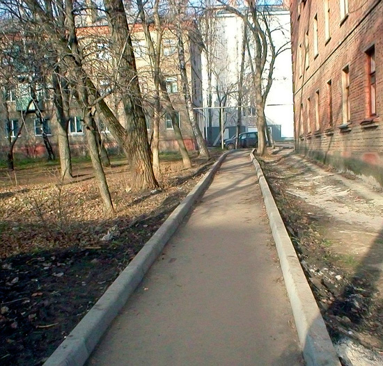 Недавно обновлен тротуар у дома № 38 на улице Крупской