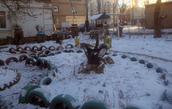 Вот так благоустроен двор у дома Ивана Гузеева на улице Крупской